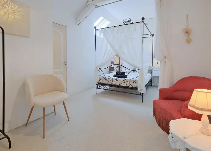 La Maison B - L\'Auberge Autonome Au Charme Vintage