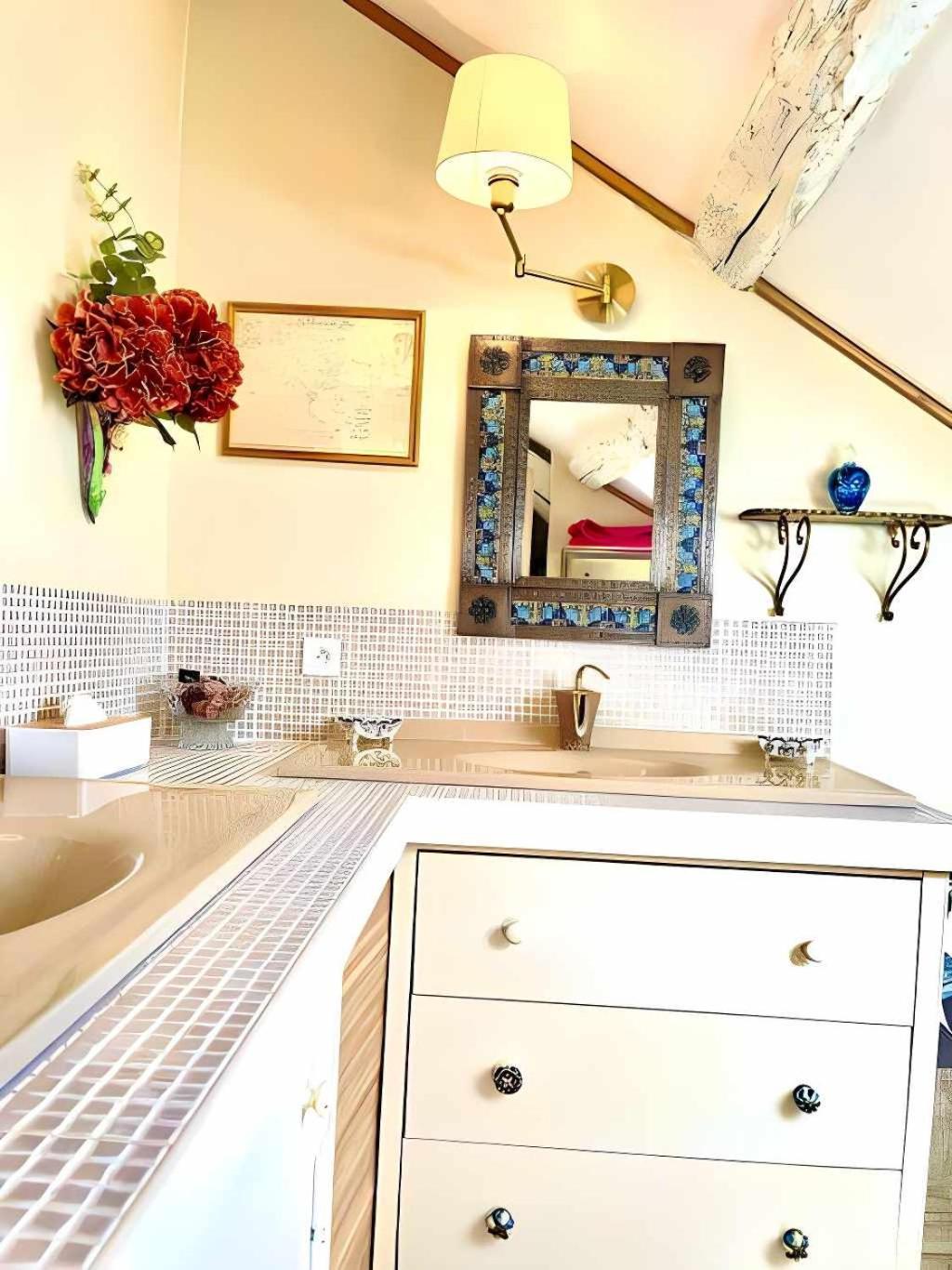 La Maison B - L'auberge Autonome Au Charme Vintage *